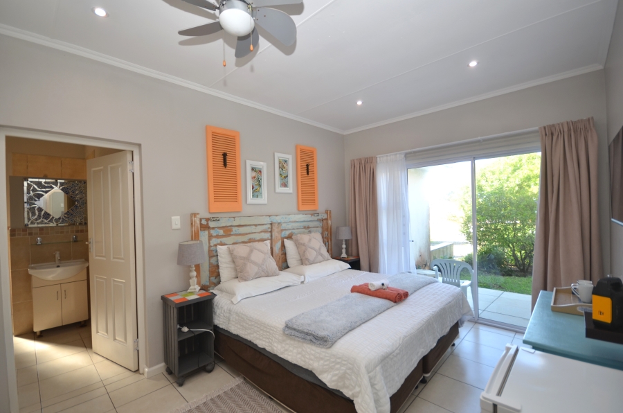 To Let 5 Bedroom Property for Rent in Kidds Beach Eastern Cape